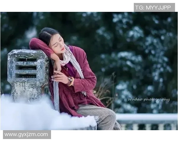 《从绿茵场到心动时刻：足球球星的浪漫爱情故事》